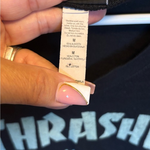 Women’s V-neck T-shirt, brand thrasher size medium - Picture 2 of 5